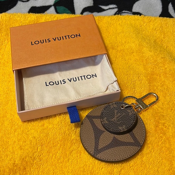 Louis Vuitton Accessories - Authentic Louis Vuitton monogram reverse key holder/ bag charm